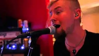 Dian - Red Room Sessions - 04 - Maailma Loppuu Taas