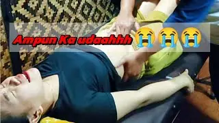 Pijat Perut Wanita  - Tak Kuat Menahan Nyeri