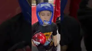 Макс Халк покоряет октагон на турнире по ММА 