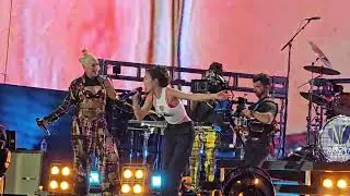 No Doubt with Olivia Rodrigo at Coachella performing Bathwater