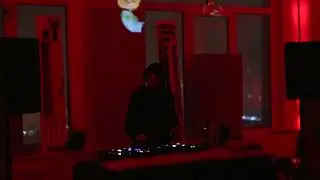 Rominimal and Tea / UFA