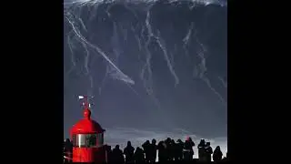 Rodrigo Koxa cavalca l'onda più grande del mondo