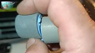 The printer Canon  MF244dw can not pick up paper. Problem with paper pick up roller. Replace roller.