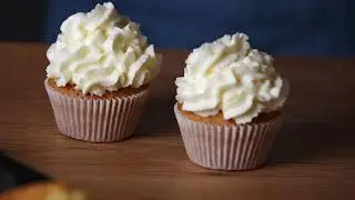 CUPCAKES básicos de vainilla | Truco para que salgan PERFECTOS