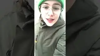 чуть не разбила телефон... видели?