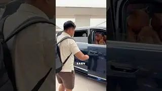 Contactless door opening 