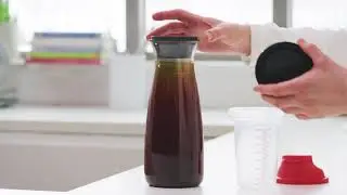 TUPPERWARE - Cold Brew Carafe