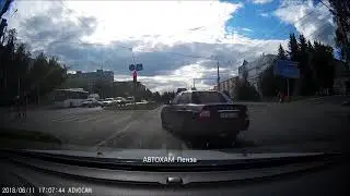 В Пензе лихач проехал на красный и попал в объектив видеорегистратора