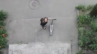 Даша на самокате едет на работу (2018)