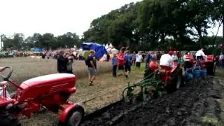 Das Peter Sattler Güldner Pflügerteam auf dem Feldtag 2014 in Nordhorn (Teil 1)