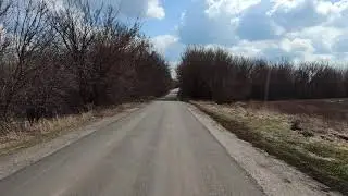 Тень облака убежала по дороге
