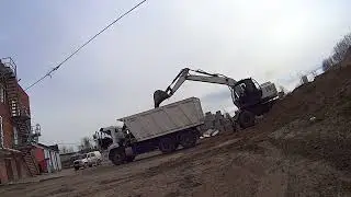 Камаз 6520 возим песок на стройку.