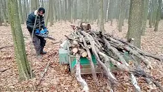 Поїхав збирати в лісі дрова і там Лопнула кришка редуктора