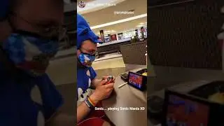 Graeginator Playing Sonic The Hedgehog (Sonic Mania) on Nintendo Switch at Orland Square Mall