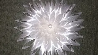 Брошь своими руками.Брошь из атласных лент.Flower/.Мастер класс канзаши.Цветок из атласной ленты