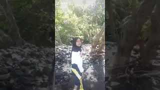 [TIKTOK] ABG goyang bokong di hutan