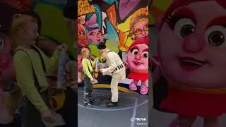 Аня Покров фоткается со своими подписчиками! тик ток, 🤩😍😄 #chorts!