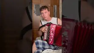 А я милого узнаю по походке