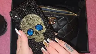 What fits in my luxury bag 🤔😋 ASMR (feeling on quilted leather & tapping sounds)
