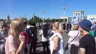 На ВДНХ концерт живой музыки на свежем воздухе. Бесплатно для всех.