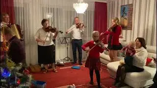 Рождество в нашей семьею Песня: Тихая ночь