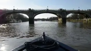 What Is Good Boating Etiquette?