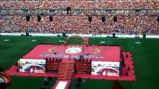Gripin *Sensiz Olmaz Galatasaray* Stad Kutlaması
