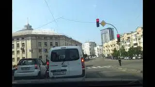 Київ. Літо.