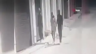 Maskeli hırsızlar güvenlik kamerasına yakalandı