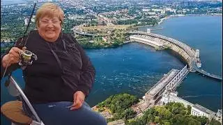 ГОРОД,  РЫБАЛКА + ЖАРИМ СУШЕННЫИ ЛУК, ОТДЫХ + ДВА РЕЦЕПТА В ОПИСАНИИ. Закуска на все случаи жизни.