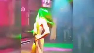 Modelando en traje de baño