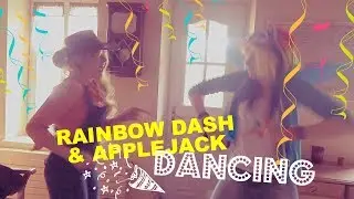 Applejack and Rainbow Dash dancing !