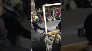 Show de picadas nocturnas de motos
