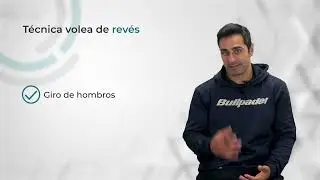 ¿Cómo hacer una Volea de Revés en Padel? 🤔 Manu Martín te lo Explica Paso a Paso 🎾