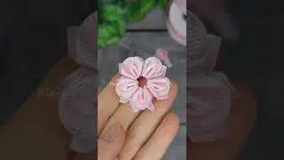 Цветок из лент 