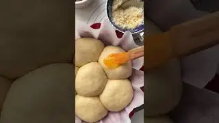 Булочки со сгущёнкой.