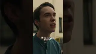 Курит в храме😱  