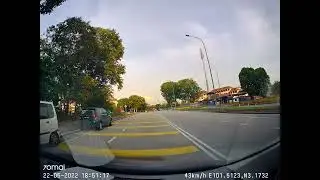 Bukit Subang - Mat Rempit doing illegal U-turn in front of my car 2:19
