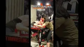WOMEN FIERCE AF‼️😤🔥 ALEKSANDRA OZEROVA vs LIEREN WILSON #shorts #armwrestling