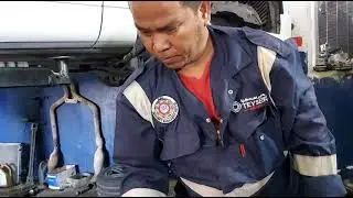 AUDI Q7..QUICK JOB UNDER CHASSIS..