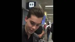 Jeremy Shada of Adventure Time signing autographs