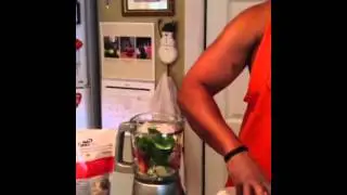 How to Make A Strawberry Banana Smoothie