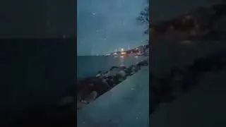 Bir kızıl goncaya benzer dudağın