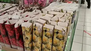 Февраль 2021. Магазин Ашан. Розы с ценой и описанием сорта, лилии, прочие луковичные и другие цветы