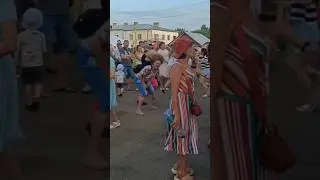 Семён Фролов выступает на 200 лет огуречному промыслу Истобенский огурец