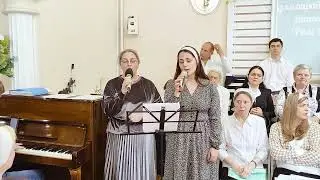 Солоненко Алена и Николаева Юля - песня: 