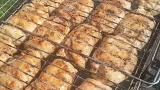 Куриные рулетики с петрушкой на решётке 