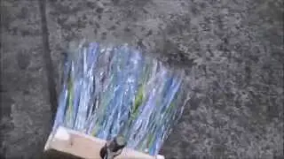 Метла из пластиковых бутылок (1)    Broom pet tape.