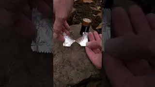Start a fire with a battery and gum wrapper 🔥