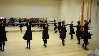 Танец "Гусеница"